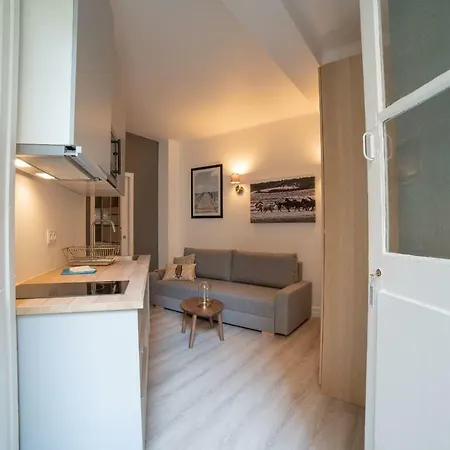 Hostnfly - Splendid New Modern Studio Arc De Triomphe * Paris